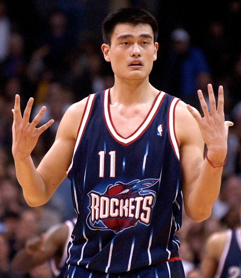 朱育