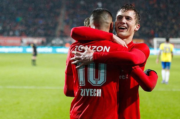 库里凭借自 库里凭借自