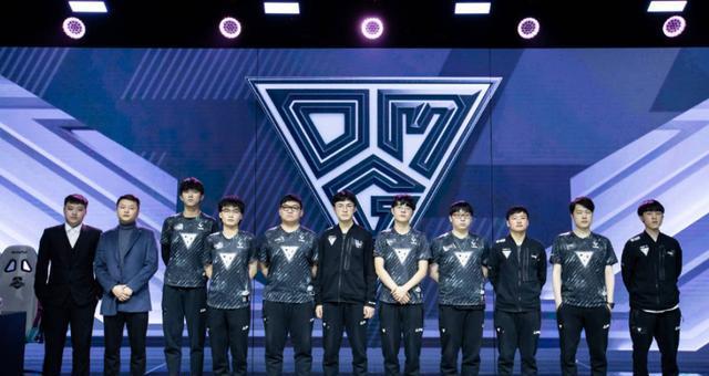 转会市场的 转会市场的